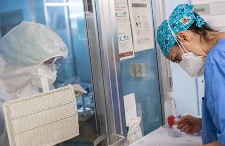 У Львові за останній тиждень на COVID-19 захворіло 133 медичних працівників