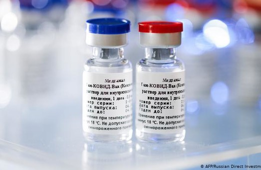 Прем’єр Чехії каже, що Євросоюз змушує його вести переговори із Росією про закупівлю вакцини «Спутник V»