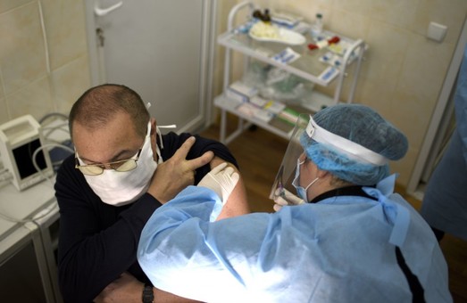 В Україні у суботу 3 квітня вакцинували проти COVID-19 менше 4 тисяч мешканців