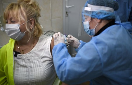 Чисельність львів’ян, які отримали першу дозу вакцини проти коронавірусу, наближається до 10 тисяч