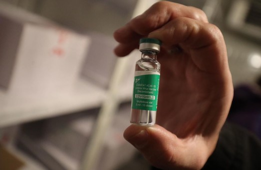 Українці майже не відчули побічних ефектів при вакцинації проти COVID-19