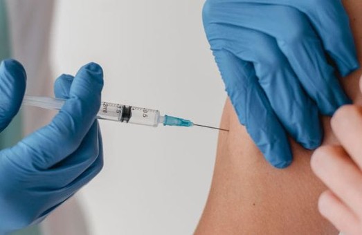На батьків, які не вакцинують своїх дітей, можна накладати адміністративні покарання