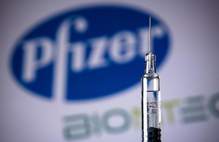 Перша партія антиковідної вакцини «Pfizer» з’явиться в Україні не раніше середини травня