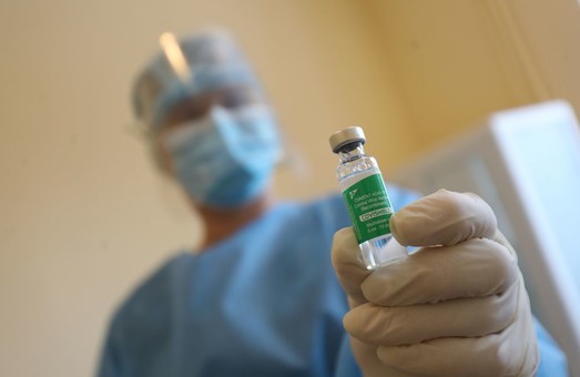 В Україні учора вакцинували проти COVID-19 понад 18,5 тисяч осіб