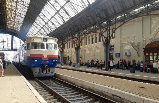 Львівська залізниця змінила графік курсування приміських поїздів