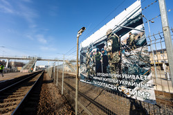 На вокзалі Вілюнюса розмістили плакати із світлинами із російсько-української війни (ФОТО)