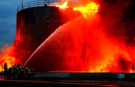 Сьогодні вранці у Львові пожежні загасили нафтобазу