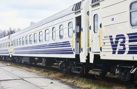 Через обстріл рашистів на Київщині затримується два поїзди, що прямують через Львів