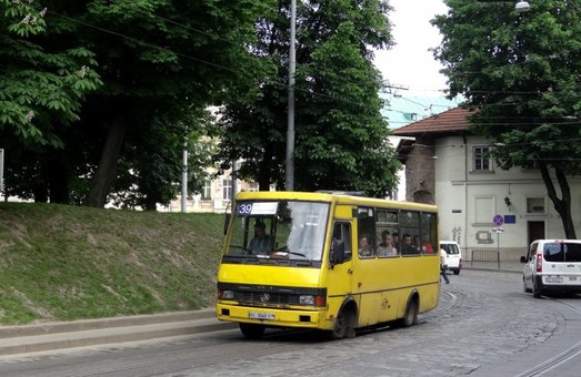 У Львові відновив роботу автобусний маршрут до Кривчиць