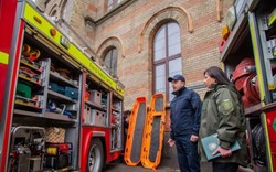 До Львова із Великобританії прибула колона пожежно-рятувальних машин