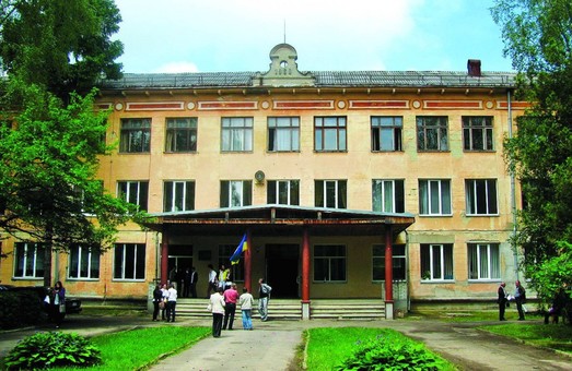 У школи Львова прийняли на роботу переселенців із Києва, Житомира та Маріуполя