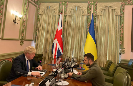 До Києва прибув прем'єр-міністр Великобританії Борис Джонсон