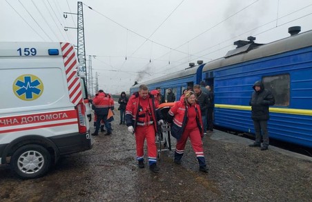 До Львова прибув потяг із пораненими на Донбасі