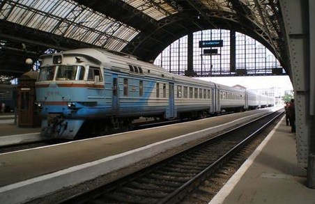 Як курсують приміські поїзди Львівської залізниці