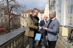 Учора мер Львова зустрівся із послами Данїї та Швеції