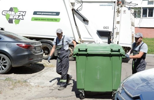 У Львівській міськраді обіцяють помити та дезинфікувати сміттєві контейнери до Великодня