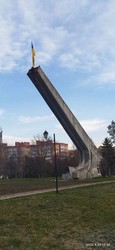 У Тернополі знесли пам'ятник-літак