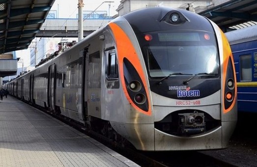 На маршруті Київ - Перемишль із 20 квітня 2022 р. буде курсувати іще один поїзд "Інтерсіті +"