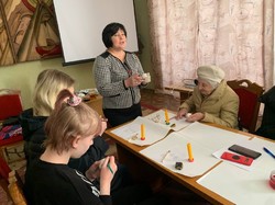 У Стрию на Львівщині провели майстер-клас із писанкарства для вимушених переселенців (ФОТО)