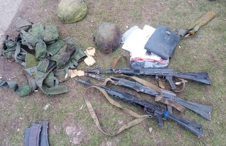 Десантники із Львівщини взяли в полон трьох військових-зрадників із Криму