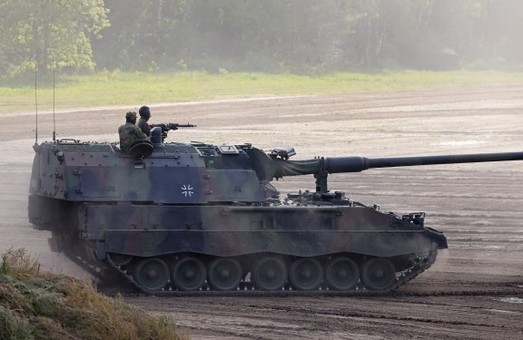 Німеччина погодилася передати Україні 7 самохідних гаубиць Panzerhaubitzen 2000.