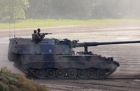 Німеччина погодилася передати Україні 7 самохідних гаубиць Panzerhaubitzen 2000.