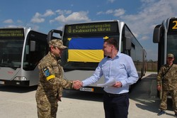 Львівщина отримала від німецьких благодійників 9 автобусів для військових