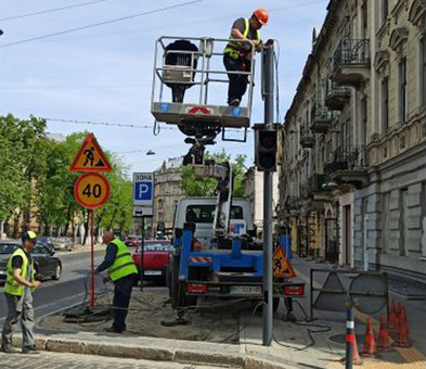 У Львові на перехресті вул. Бандери та Героїв УПА запрацювали світлофори