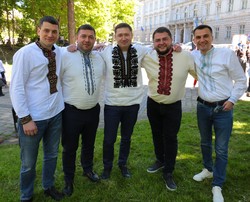 Влада Львівщини відзначила День Вишиванки (ФОТО)