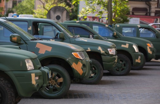 «1000 автомобілів свободи»: зі Львова передали амуніцію для військових