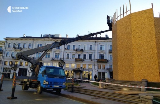 «Схоже, Катю прибирають»: в Одесі підтвердили демонтаж пам’ятника Катерині