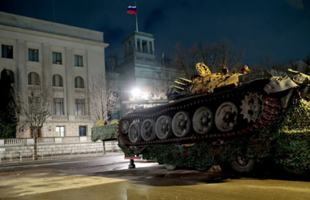 Перед посольством Росії у Берліні виставили підбитий російський танк