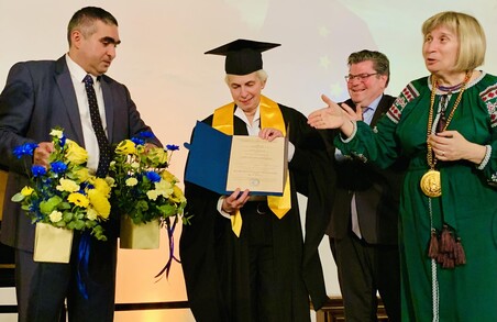 У Білому домі сидить президент, який має симпатії до диктаторів і намагається знищити американську демократію — Франциска Девіс